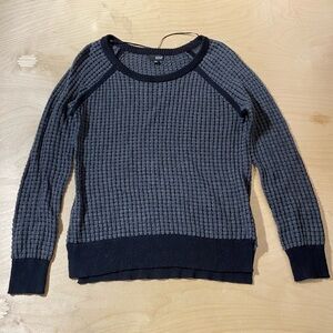 a.n.a. Sweater size Medium (AJ)